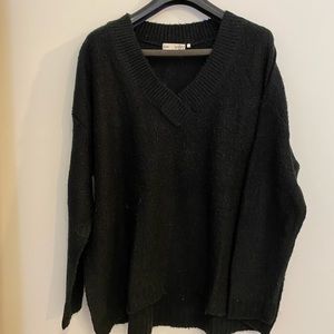 Knitted v neck black sweater